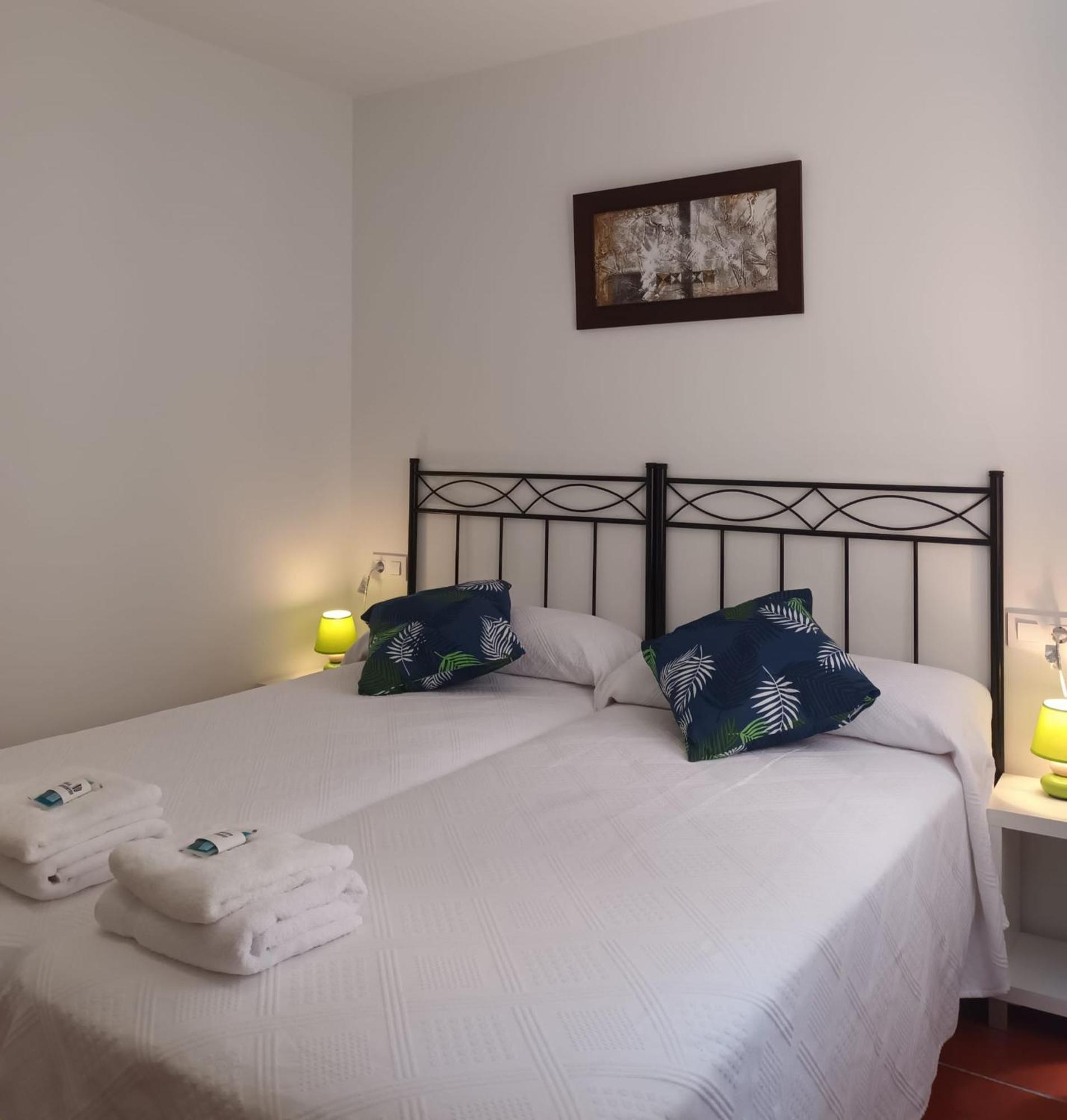Apartamentos La Piedra En Pleno Centro Historico Con Dos Dormitorios Y Dos Banos Nájera Rom bilde